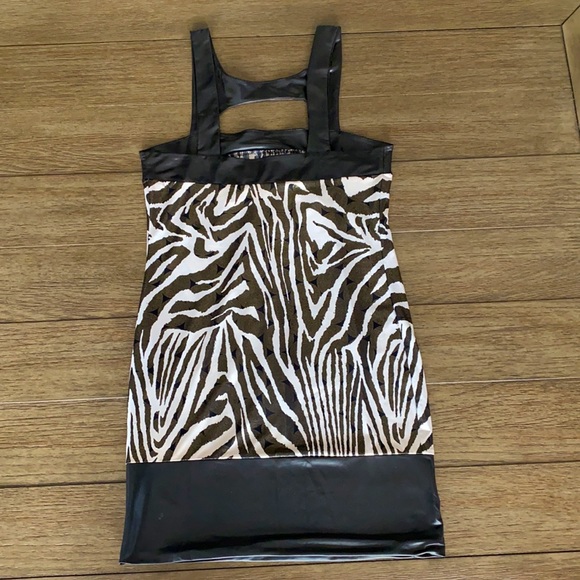 ‼️ 5/$25 Tunic Top - Picture 2 of 3